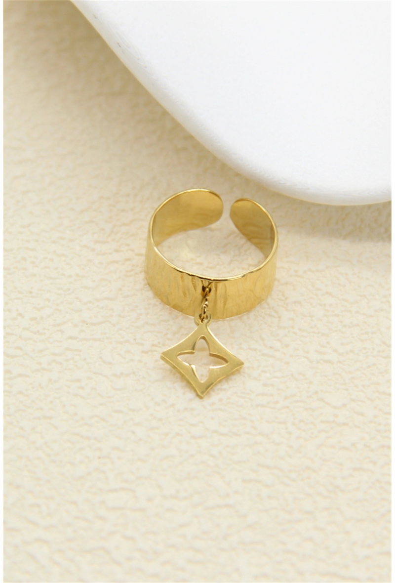 Bague charms trèfle ajouré en acier inoxydable doré – Ajustable & élégante